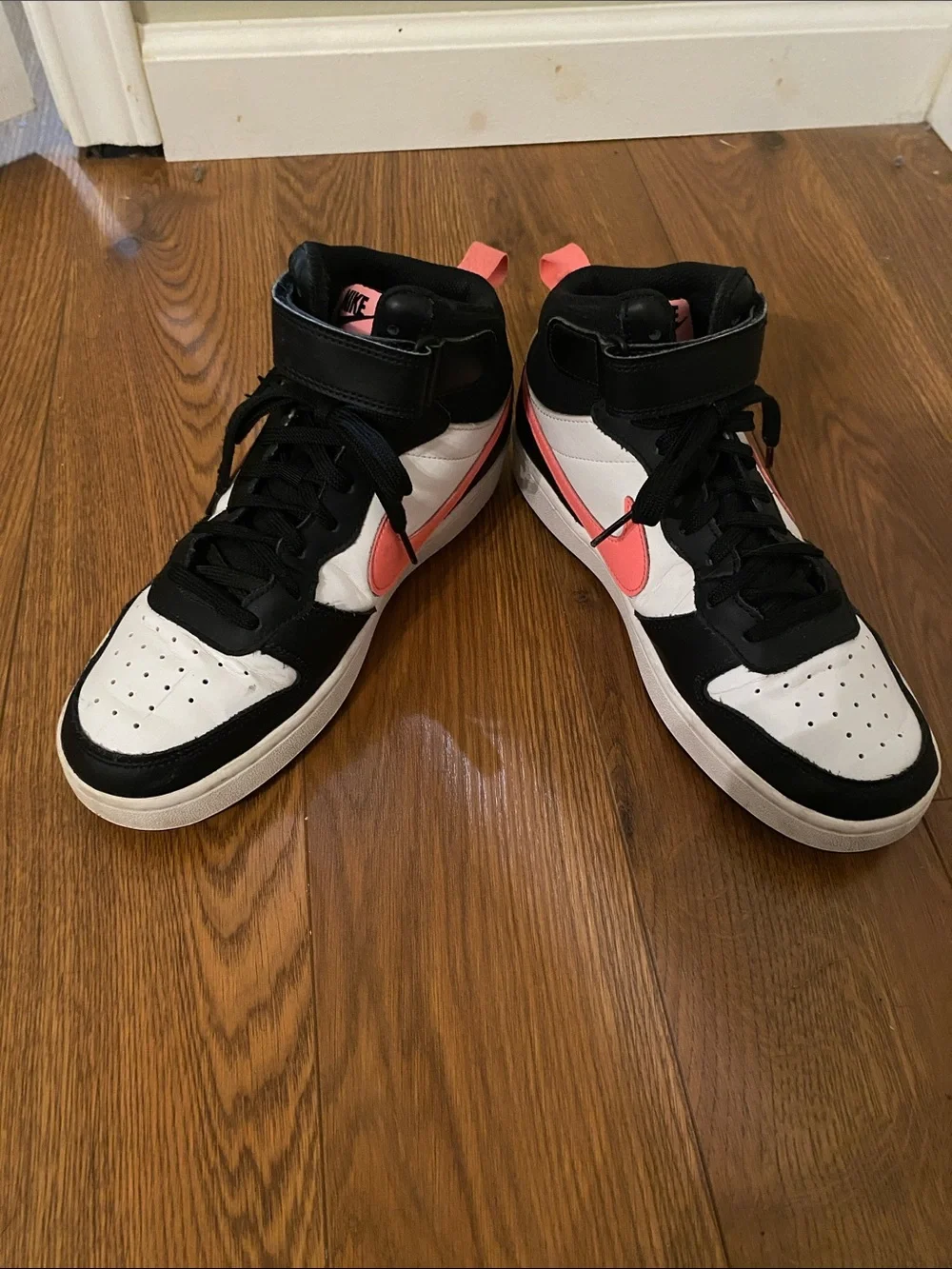 Nike Big Kids High-Top Court BOROUGH MID 2 Sneakers in Black, White & Pink